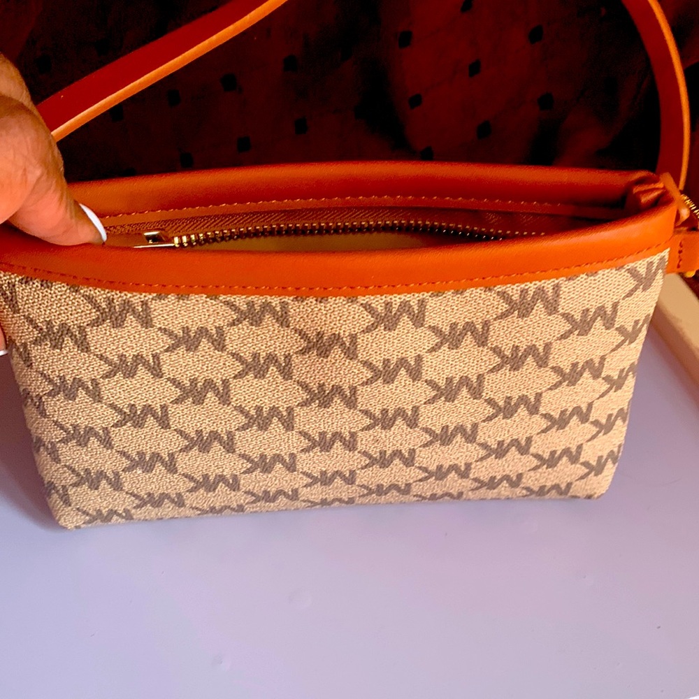 Michael Kors  mini pouch